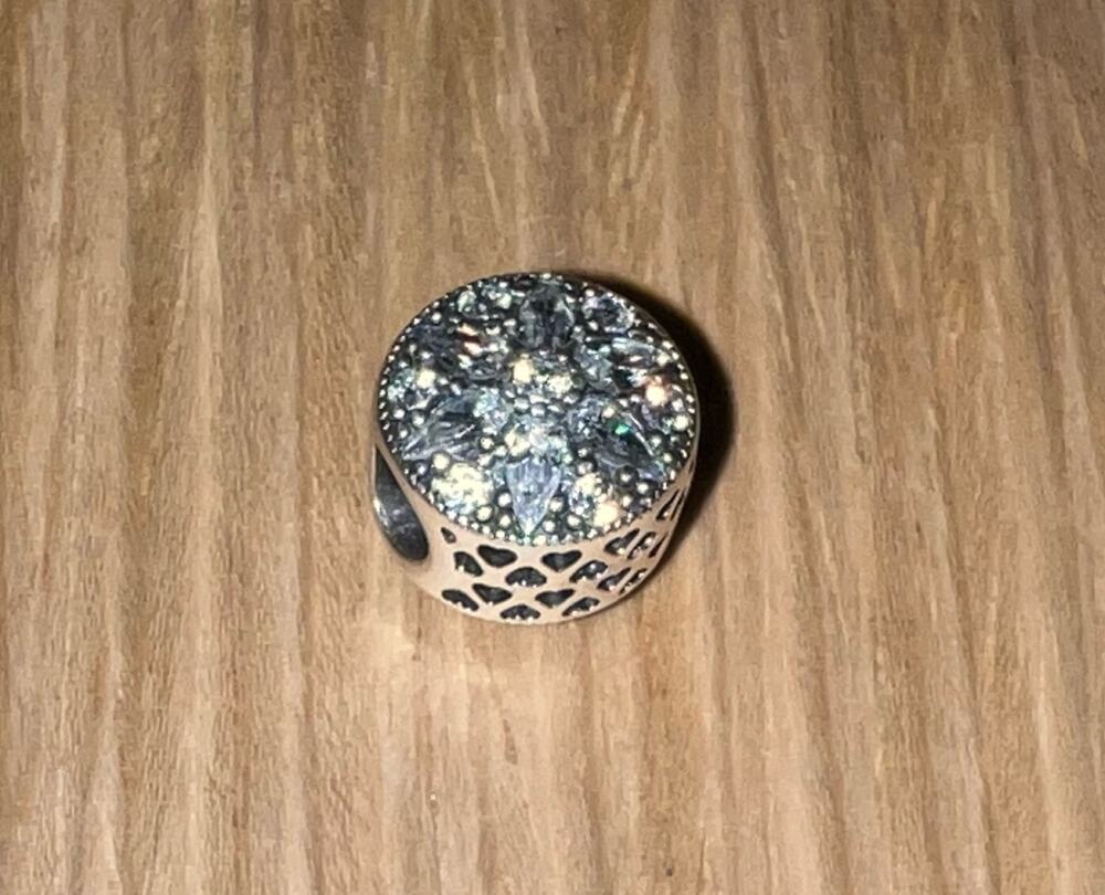 Authentic Pandora Moments Radiant Bloom Charm Bead Silver 925 ALE 791762CZ